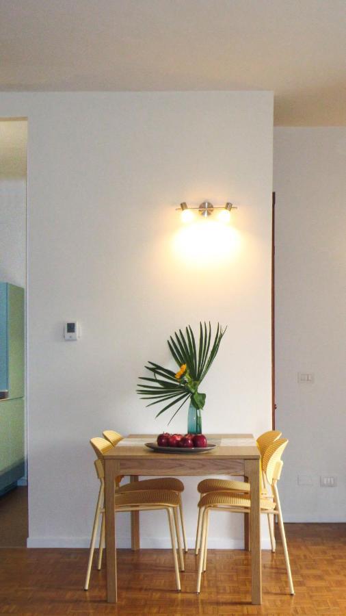 Easy Isola, For An Easy Apartamento